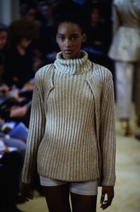 1827951612_beverly(3).thumb.jpg.f89f8d546897d12924888feb988d625d.jpg