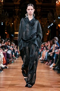 Giselle Norman Stella McCartney Fall 2020 RTW PFW 4.jpg