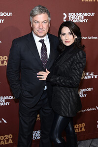 Hilaria+Baldwin+Roundabout+Theater+2020+Gala+NefdcxPKUvmx.jpg