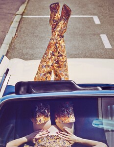 1879547437_VogueJapanSep2016-014.thumb.jpg.62a0fdc008b8879a7f857d0ec8281a3c.jpg