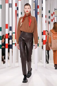 Mathilde Henning Hermes Fall 2020 RTW PFW 1.jpg