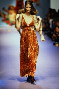 1894282127_chloe-fw-1993(1).thumb.jpg.5e24c4c48b3a31928198bb298b718ed4.jpg