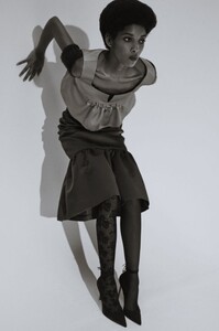 191002-crfashionbook-ss-0678-1-1570474112f55ac32d05bcd483f79cc2411e9861c0_thumb.jpg