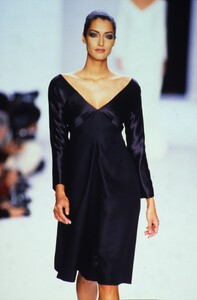 1911674671_isaac-mizrahi-fw-1996(1).thumb.jpg.1bfccd27787a04d2349806661bbdcc01.jpg