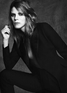 1919683894_voguejapan05.thumb.jpg.19e7b31cb9dd53ab4d30f46461ed9bec.jpg
