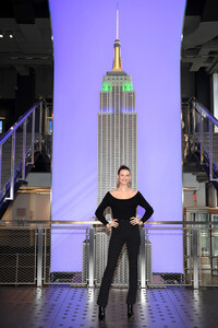 Behati+Prinsloo+Empire+State+Building+Behati+Sv5xNzahQNvl.jpg