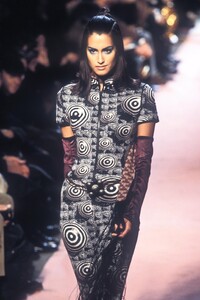 2012680448_JeanPaulGaultier1996WomenRTW20.thumb.jpg.bff748da38430dd90d070e5fb73795db.jpg