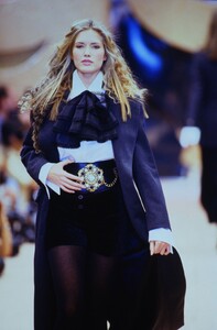 2024595796_byblos-fw-1993(7).thumb.jpg.34a3b8413d49c83d898415a7a0ff60b6.jpg