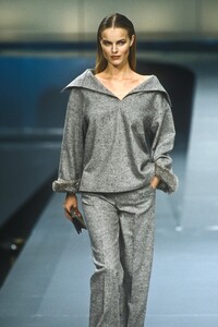 2120752096_Valentino1998WomenRTW24.thumb.jpg.d68f3243b9c0b6bcbc137ff70cc43d20.jpg