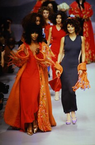 238143578_chloe-fw-1995(27).thumb.jpg.6b604bbcdd76ad931c86ad5235a7844b.jpg