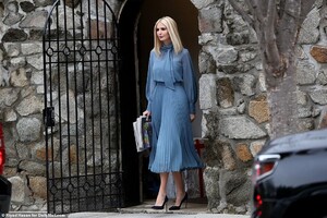 24678830-7998203-The_First_Daughter_Ivanka_Trump_38_steps_out_of_her_Washington_D-a-69_1581568135352.jpg