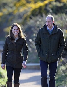 25539524-8073449-Prince_William_and_Kate_finally_had_some_time_to_themselves_as_t-m-107_1583350067599.jpg