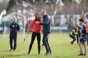 25579828-8077861-The_Duke_and_Duchess_of_Cambridge_speak_to_each_other_as_they_tr-a-361_1583424603490.jpg