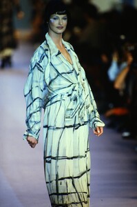 28074259_chloe-fw-1993(8).thumb.jpg.ee01964408c053fc47510b1e28816e20.jpg