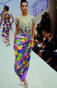 281365729_versace-hc-ss-1990(1).thumb.jpg.b69099cf28a9ba1b575551752c91ecfb.jpg