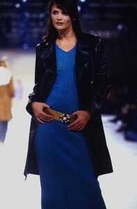 3585713_chanel-fw-1996(2).thumb.jpg.0dcfdefc7acfe30f940e3c5421f15dcb.jpg