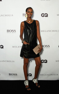 Yasmin+Warsame+Hugo+Boss+GQ+Party+2011+Toronto+gJJRe1FEOJ_x.jpg