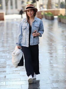         kla250320BZNimage103.jpg