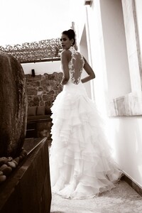 38-linea-raffaelli-b16-set-077-b-w-bridal-dress-wedding-bruidsjurk-brautkleid-abiti-sposa-novias-bruidskleed-robes-mariee-f717e1bc85c15f57819524205e251b81.jpg