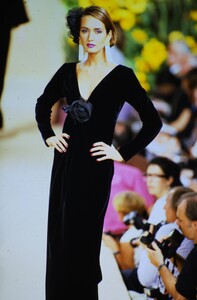 430745336_ysl-hc-fw-1994(3).thumb.jpg.0de5c523d48a250dbdd210a36273b73b.jpg