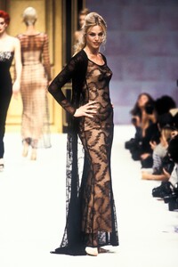 433811946_HerveLeger1996WomenRTW109.thumb.jpg.5e3e40a1501c65e7a80790f9694529ca.jpg