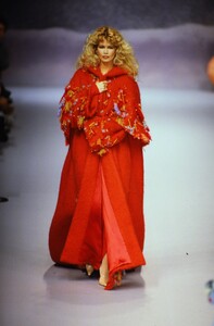 438839981_chloe-fw-1995(4).thumb.jpg.815e6ebc62e9e97e39e7053c66aee9c8.jpg