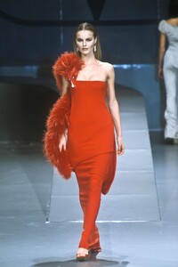 442162161_Valentino1998WomenRTW171.thumb.jpg.014e421a1fab650522c737b50aede9ad.jpg