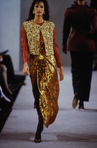 444556016_bill-blass-fw-1992(4).thumb.jpg.e510cf0810e7b5d4d340435ddb65a4b7.jpg