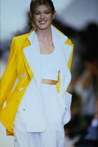 468152328_christian-dior-ss-1994(1).thumb.jpg.d223f8d25df88ade11f0ef4ce4729a26.jpg