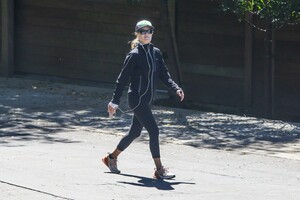         lar260320BZNimage117.jpg