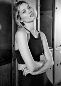 517744772_CamilleBraba5v1wxmkxlerddtecxbc.thumb.jpg.2877481ba98ba3ff55113ec73e0c3a98.jpg