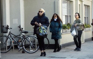         hol300320BZNimage112.jpg