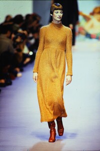 551193669_chloe-fw-1993(12).thumb.jpg.d5b3c30b023b1e14b69cf06b723b3227.jpg