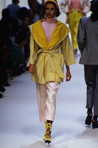 565765596_ysl-ss-1992(3).thumb.jpg.a6636d98ba617752a53525e3fa30a068.jpg