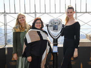 Behati+Prinsloo+Empire+State+Building+Behati+iEpTkQMgRw9l.jpg