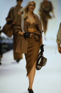 577721387_christian-dior-ss-1994(3).thumb.jpg.6d1d9b474c419b6503201b9ea627d25b.jpg