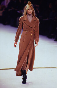 604078833_chanel-fw-1996(7).thumb.jpg.900c3969889448444ff79b0f00529fd6.jpg