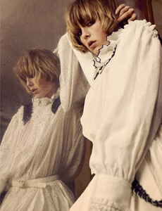 610079762_voguegermany01.thumb.jpg.14af1bd81fd8d4a8dedf5f25517debdb.jpg