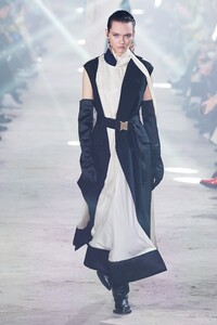 Sofia Steinberg Sacai Fall 2020 RTW PFW 4.jpg