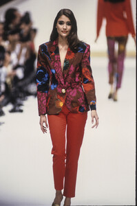 661136299_Genny1991WomenRTW28.thumb.jpg.e6c7c985468270ec4d507663bf65974c.jpg