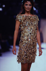 670925435_chanel-fw-1996(11).thumb.jpg.0b27e35677d8ba1a68369c78abf568fc.jpg