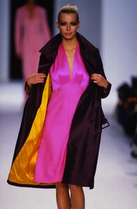 699663575_isaac-mizrahi-fw-1986(4).thumb.jpg.f5f4da211f140dca5963f730de59af0d.jpg