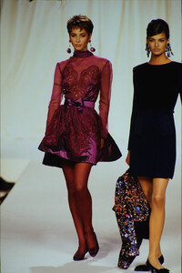 726132387_valentino-hc-fw-1990(20).thumb.jpg.f96d1912dd34e9fc80cfb51135272886.jpg