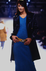 778471433_chanel-fw-1996(1).thumb.jpg.a1171d41ddf8ee4bafa83f07af3a0417.jpg