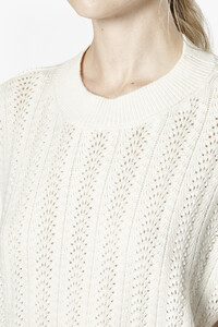 78ecr-womens-cr-winterwhite-iris-oversized-merino-wool-jumper-3.jpg