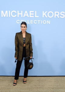 Camila+Coelho+Michael+Kors+Collection+Spring+cG3IQl7YGQOx.jpg