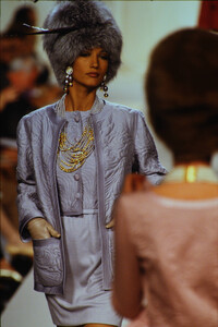 873520965_valentino-hc-fw-1990(12).thumb.jpg.28bb27db527075a5d9c74a033aef4641.jpg