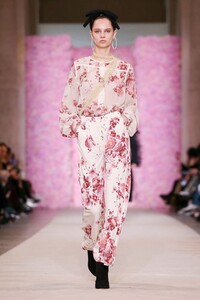 Giselle Norman Giambattista Valli Fall 2020 RTW PFW 2.jpg