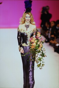 923517973_ysl-fw-1996(21).thumb.jpg.ead24bdf02076079f16820554b539ac0.jpg