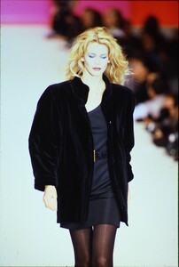 972248592_ysl-fw-1996(8).thumb.jpg.9782180e32aabb82e7ee2503cb4bd820.jpg